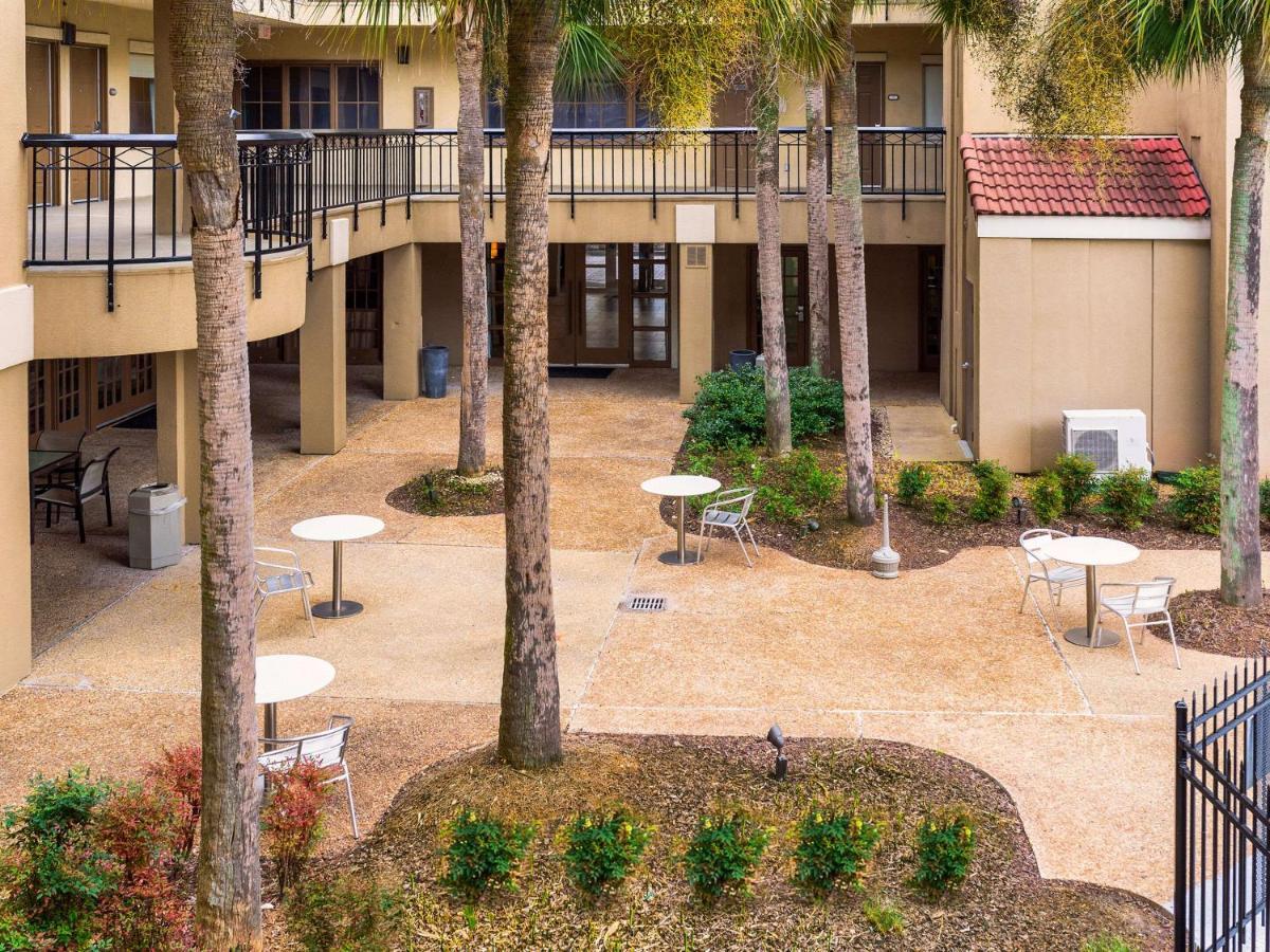 Comfort Suites Baton Rouge South I-10 Inniswold Exterior foto