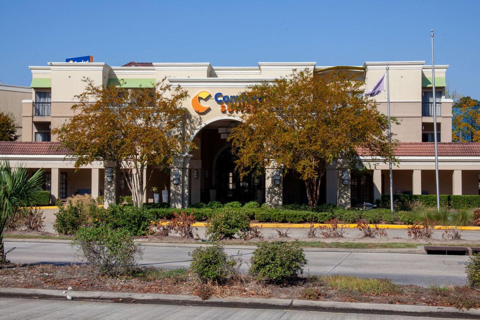 Comfort Suites Baton Rouge South I-10 Inniswold Exterior foto