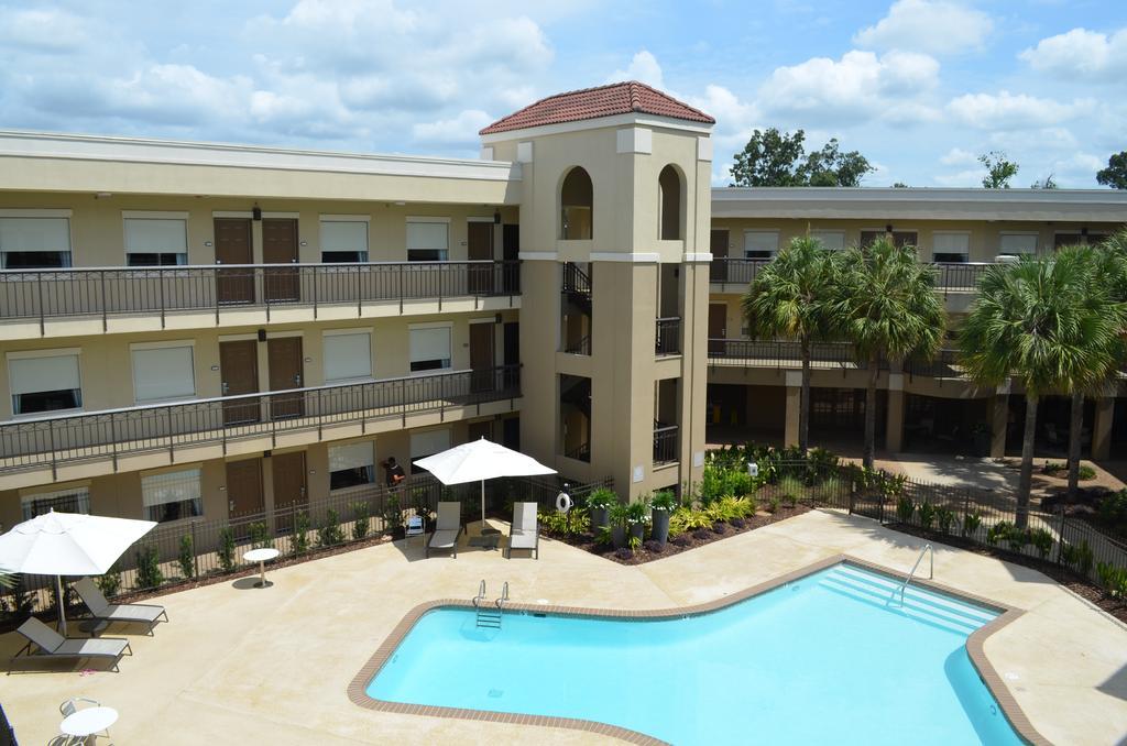 Comfort Suites Baton Rouge South I-10 Inniswold Exterior foto